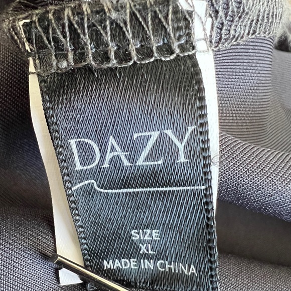 Dazy Women’s Zippered Jacket - Size XL - Picture 6 of 8